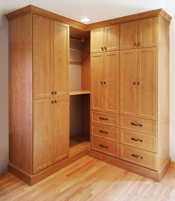 Closet-landing-3